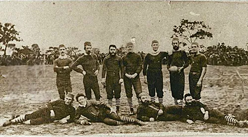 Am image of the 1883 Bristol Rovers team in all black shirts